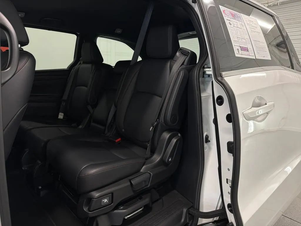 Used 2025 Honda Odyssey Sport-L image 9