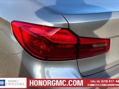 Used 2019 BMW 530e w/ Convenience Package image 22