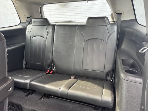 Used 2016 GMC Acadia SLT w/ Technology Package AWD/4WD image 6