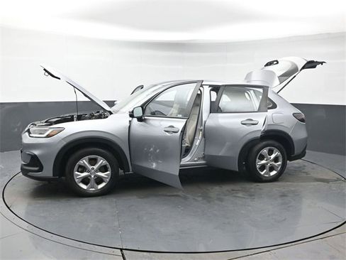 Used 2023 Honda HR-V LX image 40