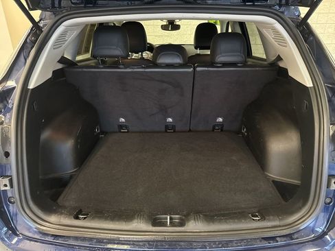 Used 2019 Jeep Compass Latitude w/ Cold Weather Group AWD/4WD image 23