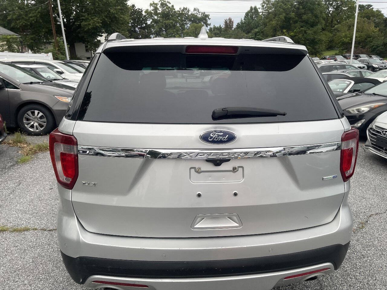 Used 2016 Ford Explorer XLT AWD/4WD image 6