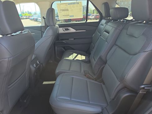 New 2026 Ford Explorer Active w/ Active Comfort Package AWD/4WD image 16