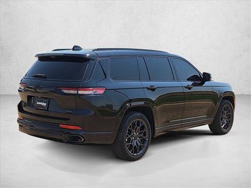 Used 2023 Jeep Grand Cherokee L Summit AWD/4WD image 5