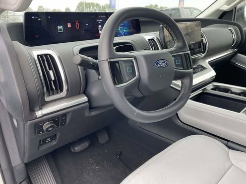 New 2026 Ford Expedition Max Platinum image 14