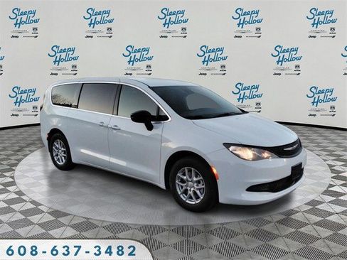 New 2026 Chrysler Voyager LX image 3
