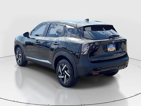 Used 2025 Nissan Kicks SV FWD image 7