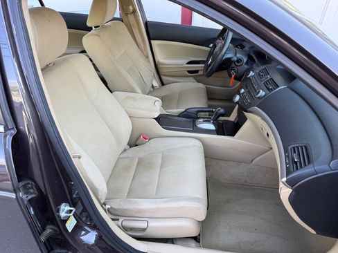 Used 2011 Honda Accord LX image 9