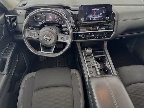 Used 2024 Nissan Pathfinder SV FWD image 27