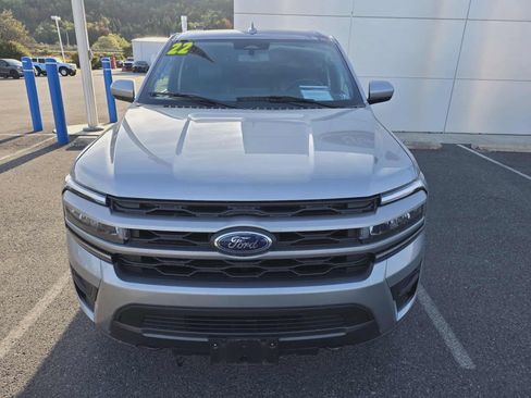 Used 2022 Ford Expedition XLT image 8