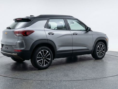 Used 2025 Chevrolet TrailBlazer LT FWD image 9