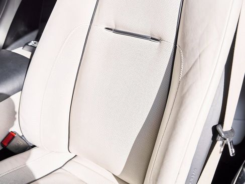 Used 2015 Rolls-Royce Wraith image 47