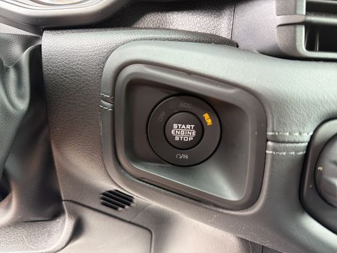 Used 2026 Jeep Wrangler Unlimited Sahara AWD/4WD image 23