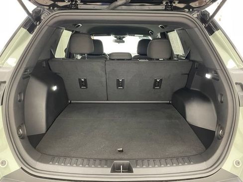 Used 2025 Chevrolet Equinox LT AWD/4WD image 13