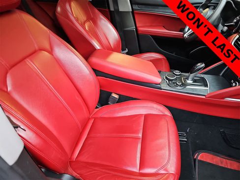 Used 2019 Alfa Romeo Stelvio w/ Nero Edizione image 17