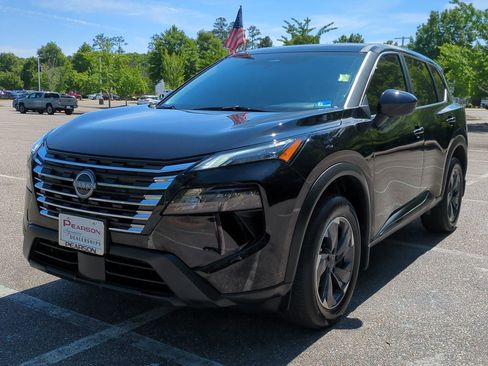 Used 2026 Nissan Rogue SV FWD image 8