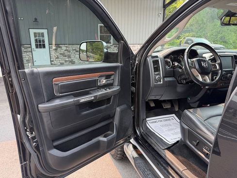 Used 2015 RAM 2500 Laramie AWD/4WD image 6
