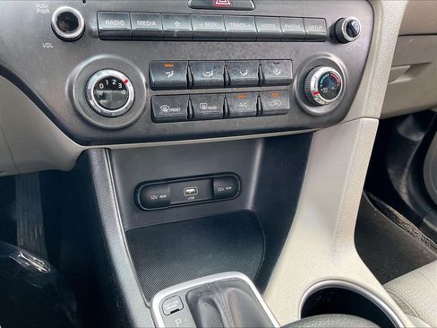 Used 2020 Kia Sportage LX AWD/4WD image 24