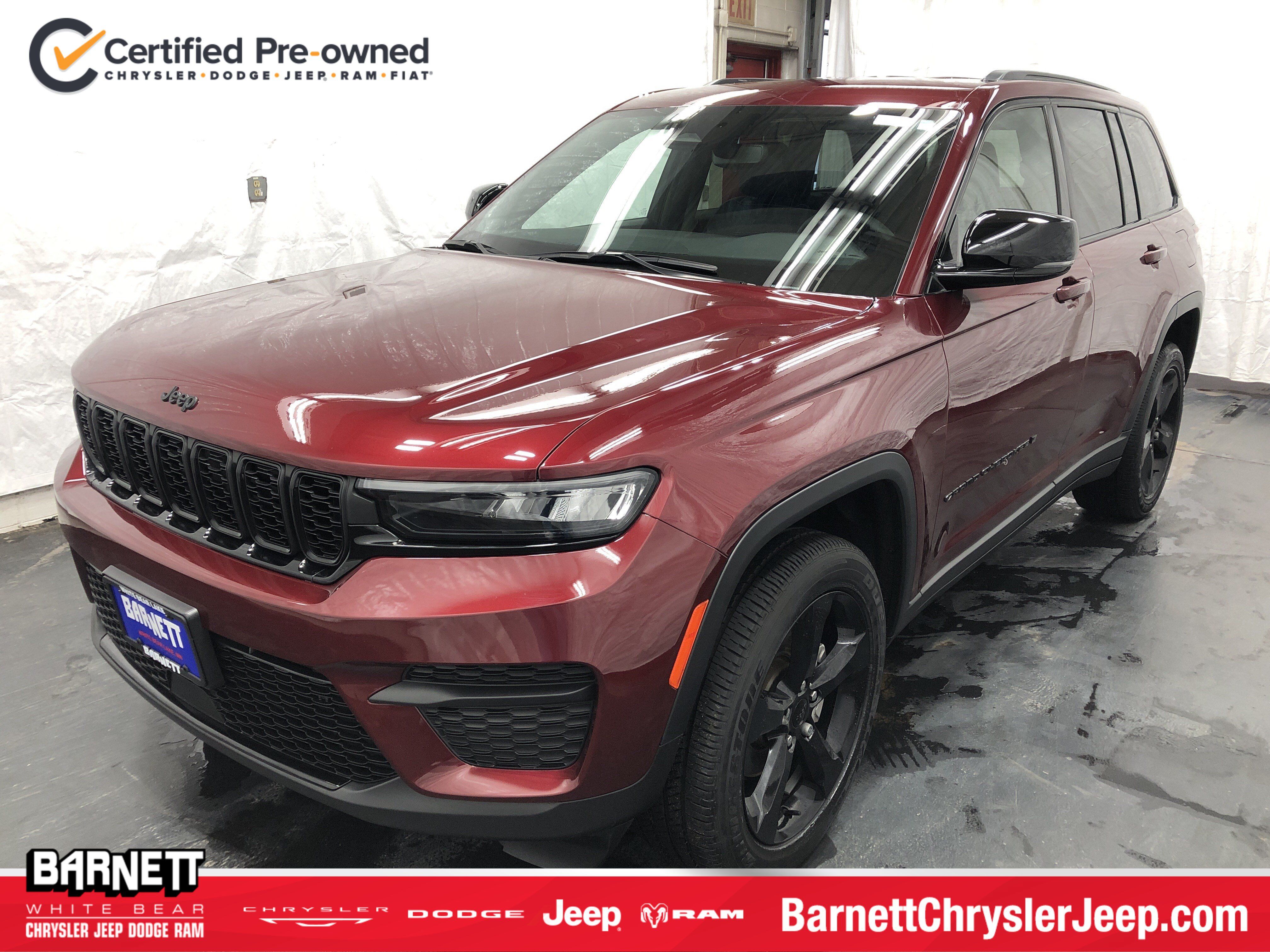 Used 2023 Jeep Grand Cherokee Altitude AWD/4WD image 1