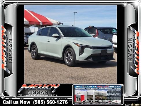 Used 2025 Kia K4 LXS image 3