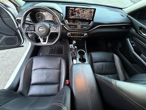 Used 2023 Nissan Altima 2.5 SR w/ SR Premium Package FWD image 7