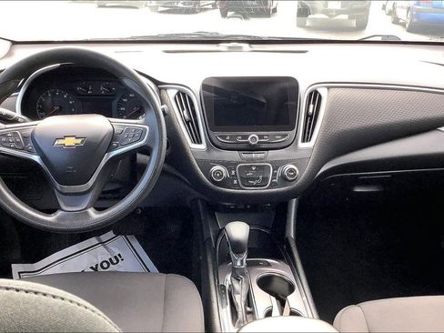 Used 2022 Chevrolet Malibu LS FWD image 18