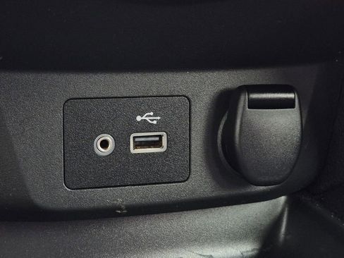 Used 2020 Nissan Rogue Sport S image 19