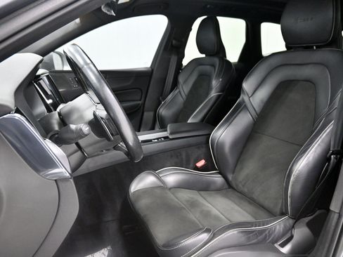 Used 2019 Volvo XC60 T5 R-Design w/ Protection Package Premier AWD/4WD image 5