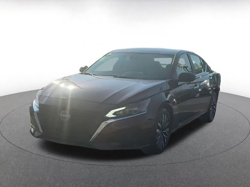 Used 2025 Nissan Altima 2.5 SV image 7