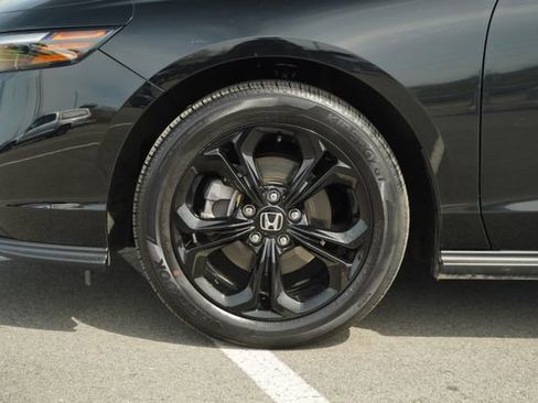 Used 2025 Honda Accord SE image 11