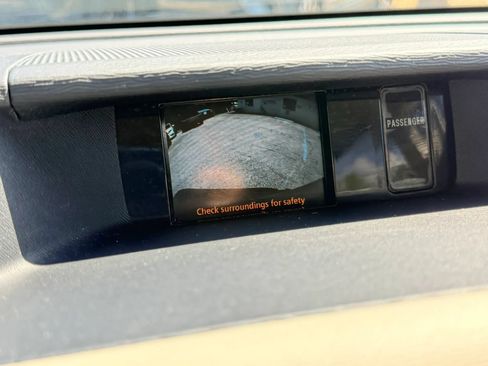 Used 2014 Toyota Sienna LE FWD image 24