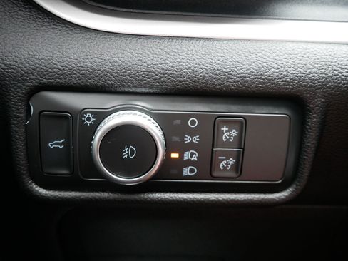 Used 2021 Ford Explorer XLT w/ Equipment Group 202A AWD/4WD image 28