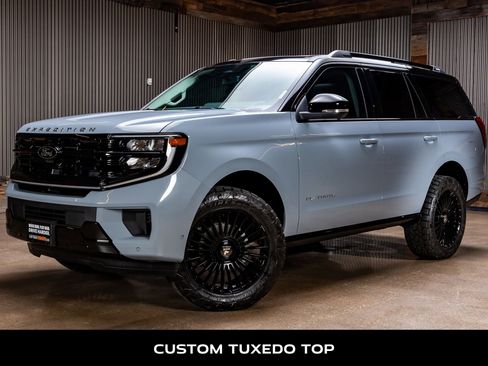 Used 2025 Ford Expedition Platinum w/ Platinum Ultimate Package image 5