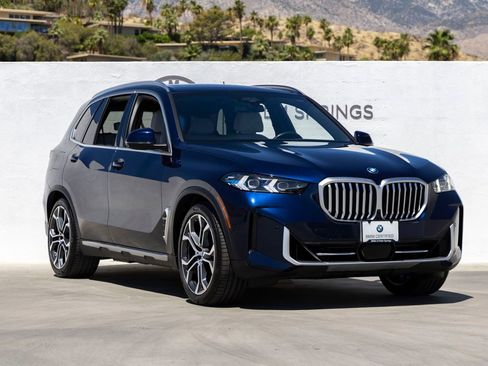 Certified 2024 BMW X5 xDrive50e w/ Premium Package AWD/4WD image 2