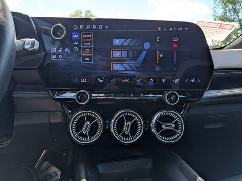 Used 2024 Chevrolet Blazer EV LT AWD/4WD image 19