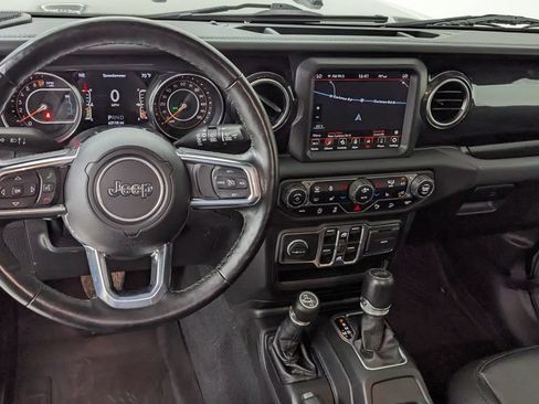Used 2021 Jeep Wrangler Unlimited Sahara AWD/4WD image 3