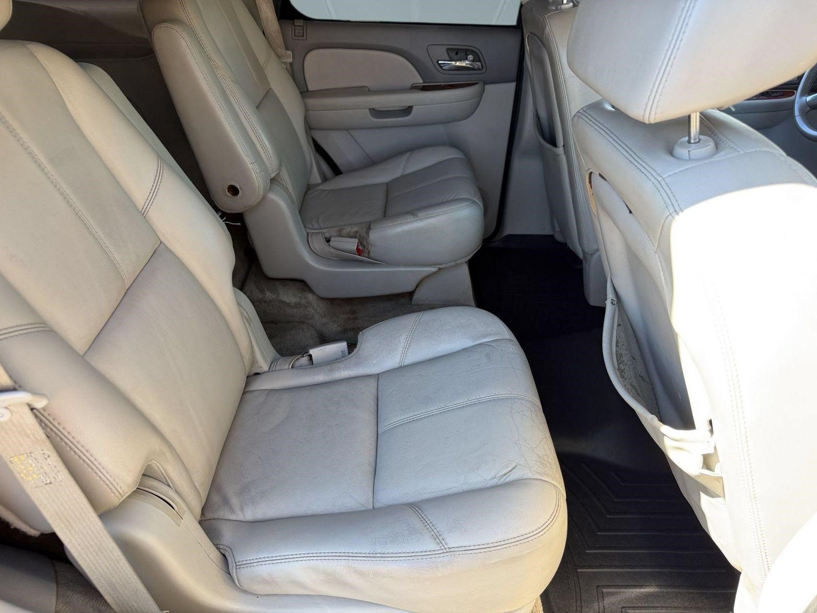 Used 2007 GMC Yukon SLT w/ SLT Preferred Equipment Group AWD/4WD image 27