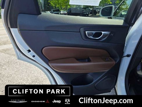 Used 2021 Volvo XC60 T6 Inscription w/ Advanced Package AWD/4WD image 10