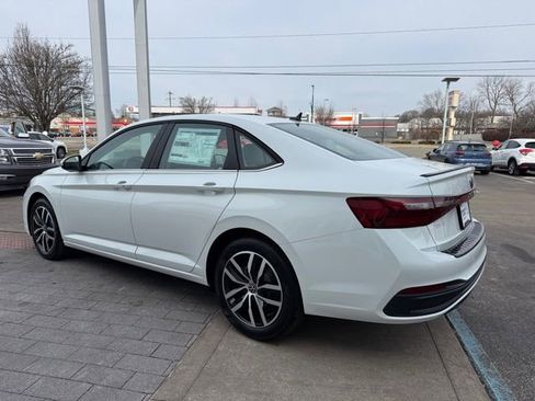 New 2026 Volkswagen Jetta SE FWD image 4