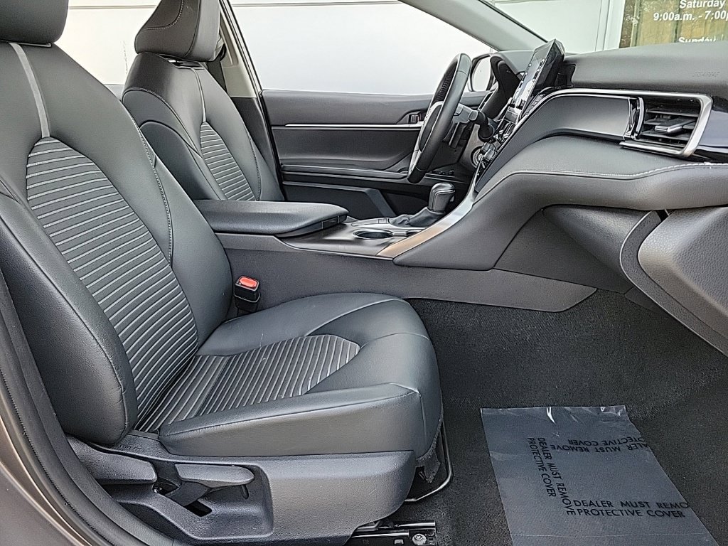 Used 2023 Toyota Camry SE FWD image 16