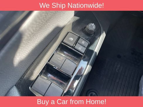 Used 2022 Toyota Prius XLE AWD/4WD image 25
