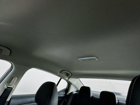 Used 2025 Nissan Sentra SV FWD image 21