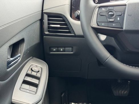 New 2026 Nissan Sentra SV w/ SV Convenience Package FWD image 22