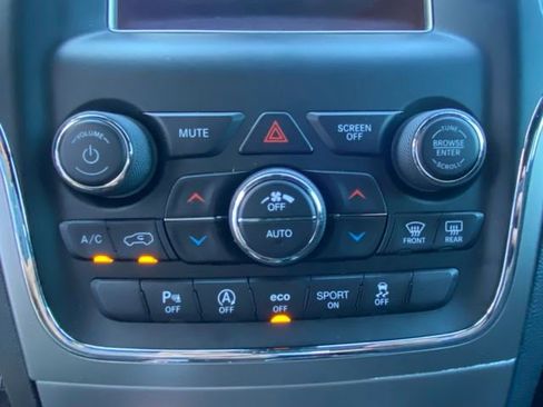 Used 2018 Jeep Grand Cherokee Laredo image 24