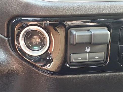 Certified 2025 Chevrolet Silverado 1500 LT image 22