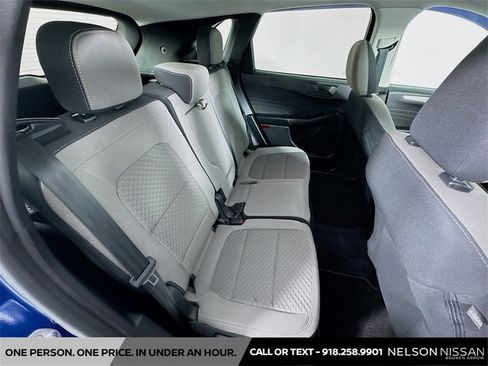 Used 2022 Ford Escape SE w/ SE Sport Appearance Package image 27