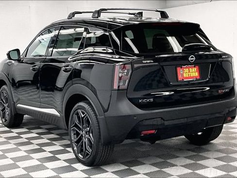 New 2026 Nissan Kicks SR w/ SR Premium Package AWD/4WD image 3