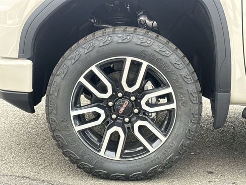 New 2026 GMC Sierra 1500 AT4 w/ Technology Package image 10