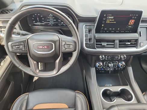 Used 2024 GMC Yukon XL AT4 w/ Technology Package AWD/4WD image 11