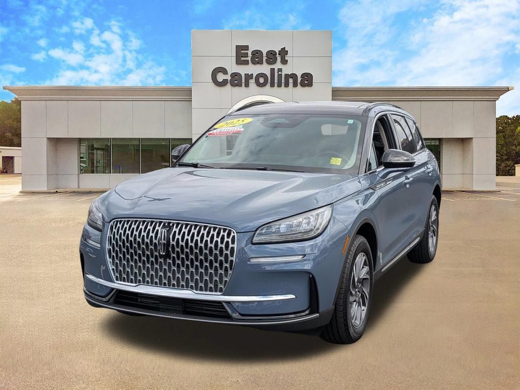 Used 2025 Lincoln Corsair FWD w/ Equipment Group 101A image 7